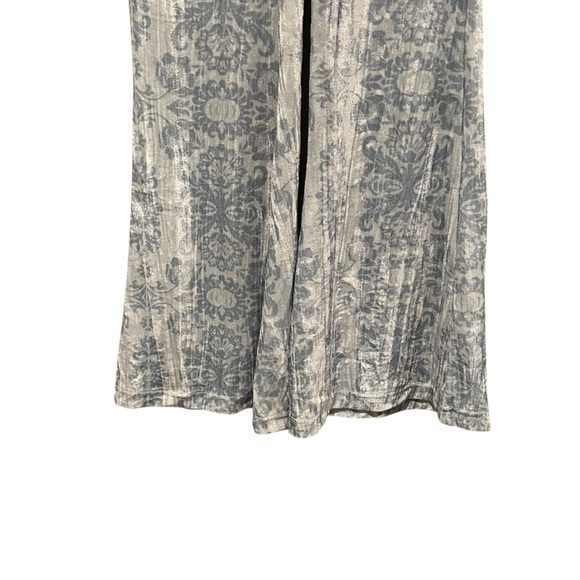 (Sold) Urban Outfitters UO Apolonia Velvet Flare Light Blue Printed Pant Size S - Picture 4 of 8